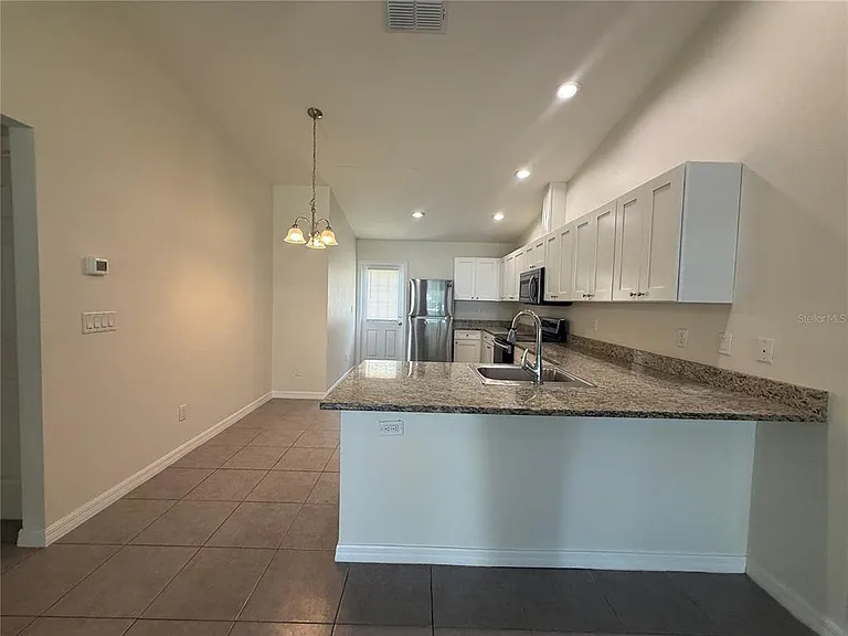 350 W Court St #A — Photo 4