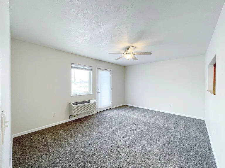 The Heights Apartments — Photo 9