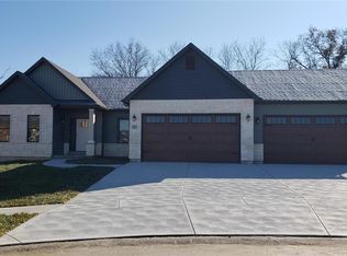 142 Albany Manor Dr, Wentzville, MO 63385