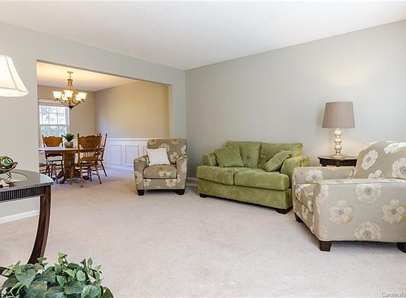 5th image of 133 Meadow Pond Ln