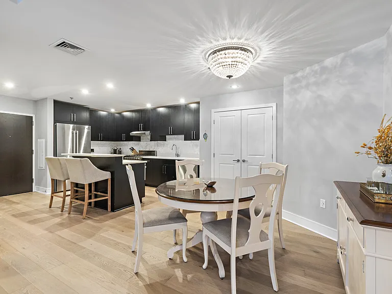 1100 Maxwell Ln #241 — Photo 4