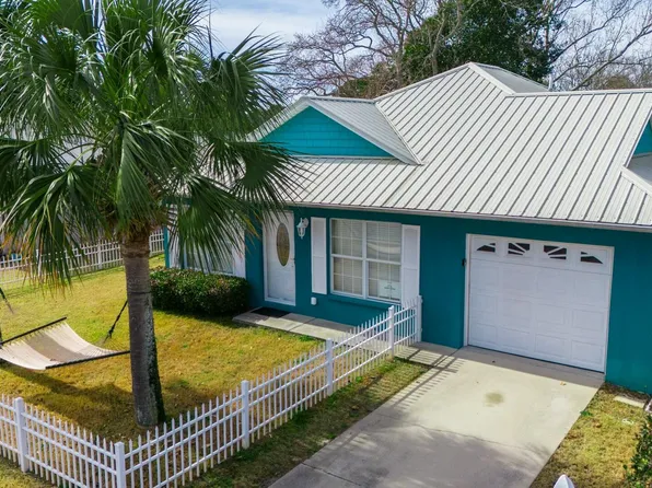 223 Coronado Pl, Panama City Beach, FL 32413