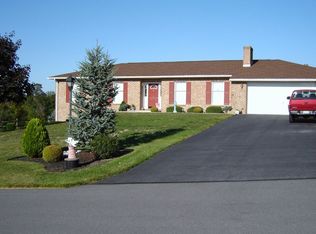 44 Emerald Dr, Chambersburg, PA 17202