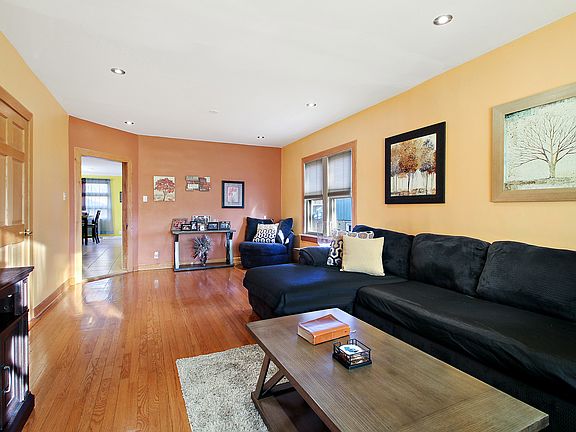 2nd image of 9407 Sproat Ave