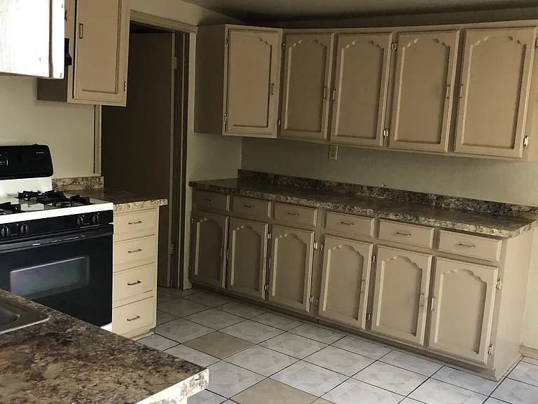 4118 Cedar Ave — Photo 2