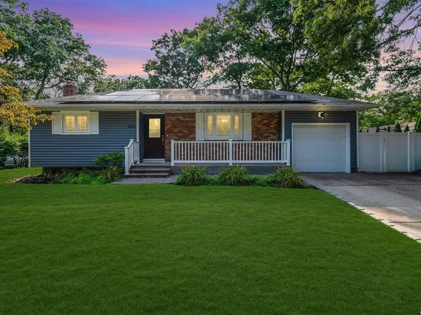 1520 Grundy Avenue, Holbrook, NY 11741