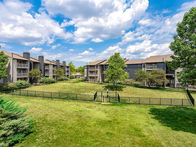 Grandview Apartments - Dog Park
