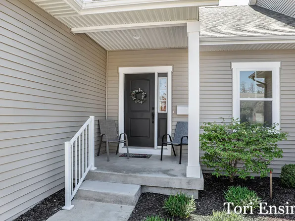 1026 Grosvenor Dr Unit 27, Greenville, MI 48838