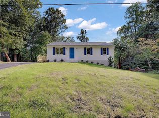 501 Bay View Dr, Lusby, MD 20657