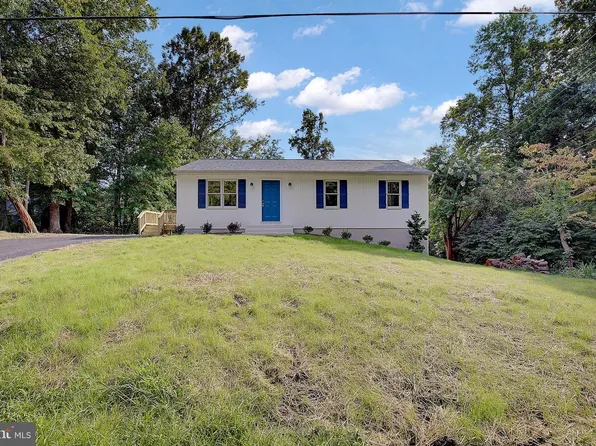 501 Bay View Dr, Lusby, MD 20657
