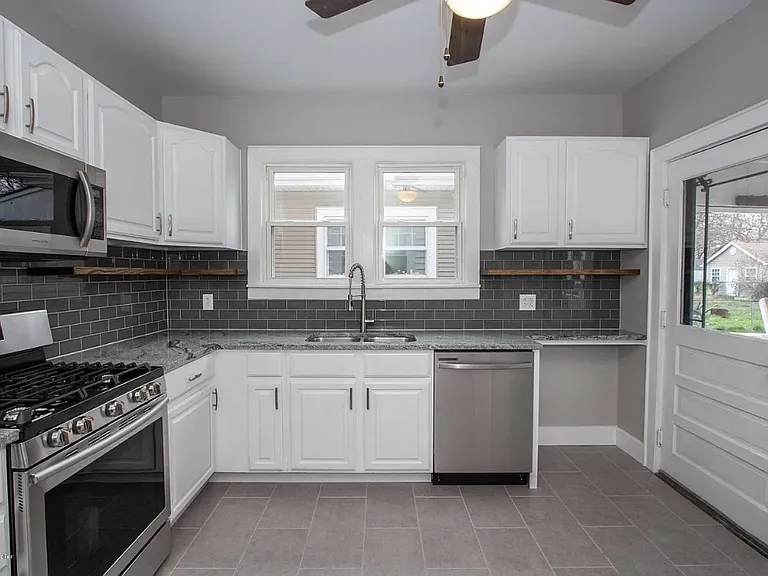 603 E Barbee Ave — Photo 5