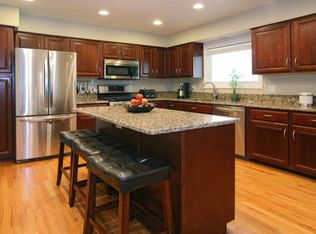 1766 Lansford Ln, Mendota Heights, MN 55118