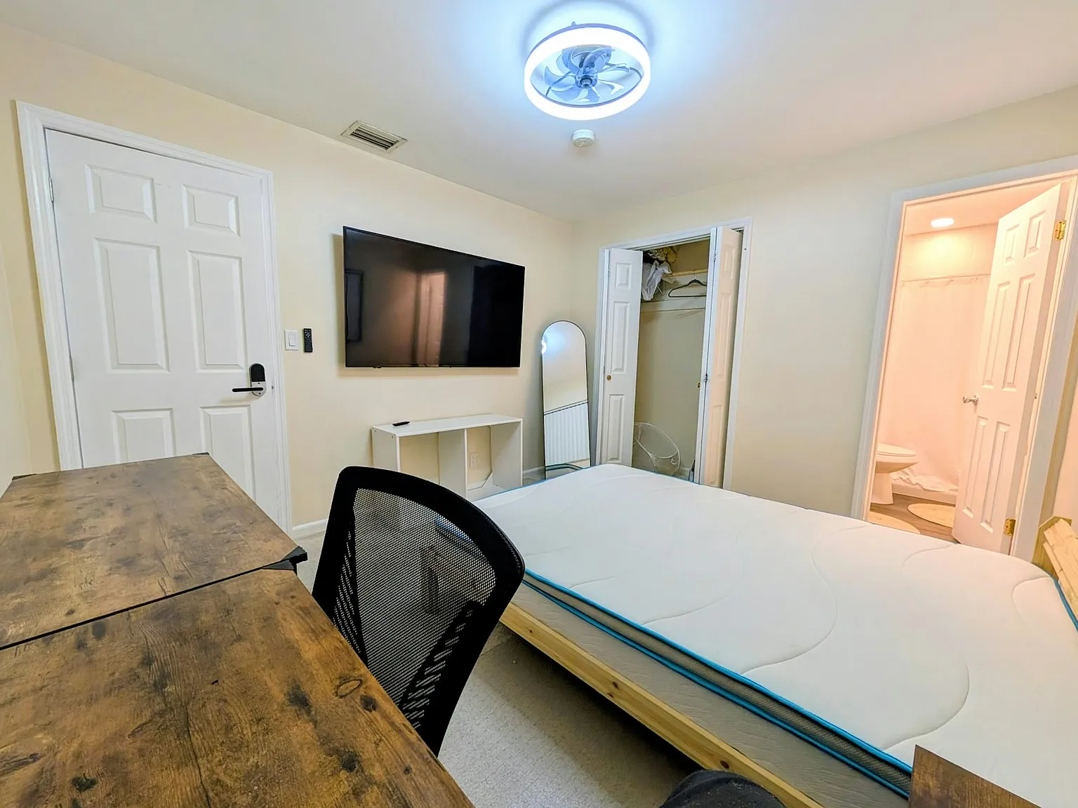 6750 Harding St, Unit Room 1 — Photo 4