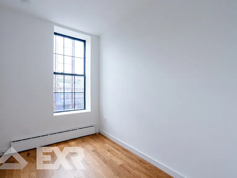 909 Dekalb Ave #2E — Photo 5