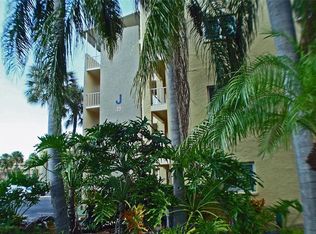 3601 Lake Bayshore Dr, Bradenton, FL 34205