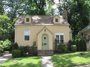 21 Ridge Rd, Larchmont, NY 10804