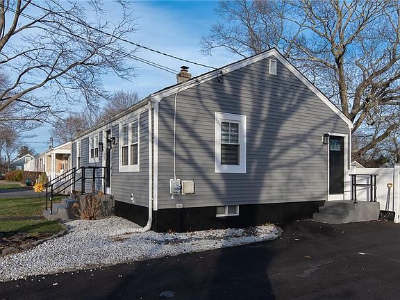 5th image of 72 Hollis Ave