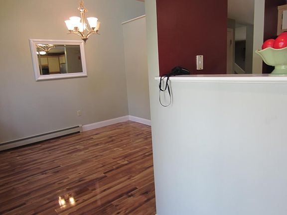 4th image of 12 Saratoga Ct #12