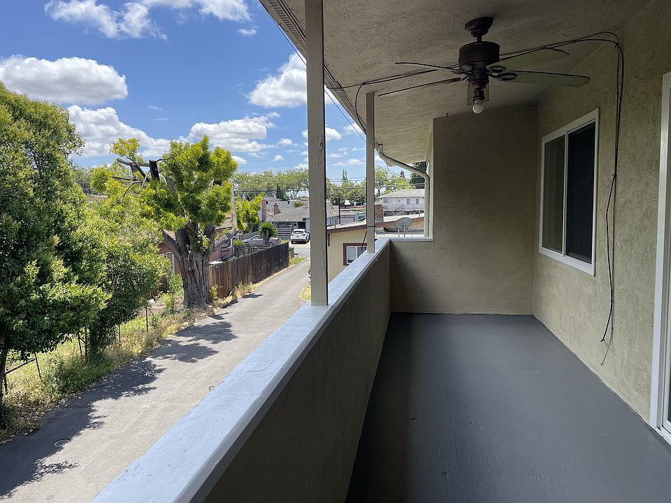 1st image of 428 Smalley Ave #2