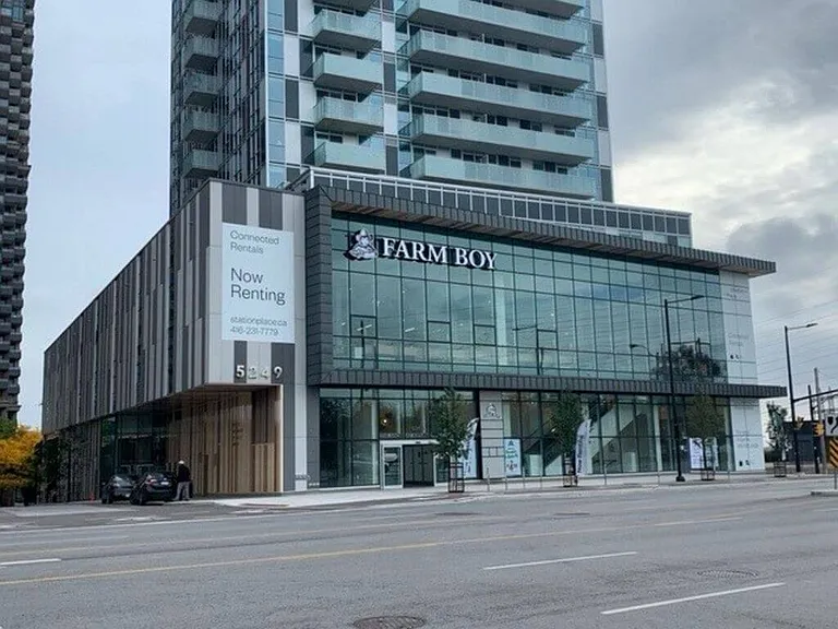 5249 Dundas St W — Photo 39
