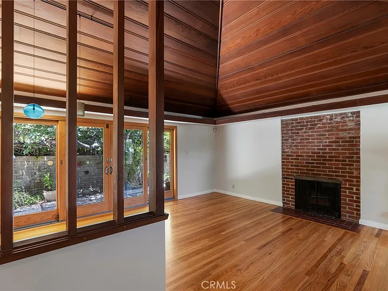 229 Glenullen Dr — Photo 4