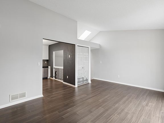 4th image of 8718 Glasgow Ln