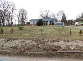 1254 E Main St, Douglassville, PA 19518