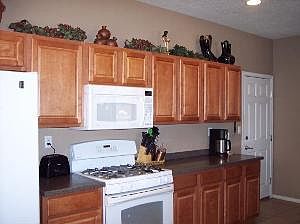 3rd image of 7908 Sierra Altos Pl NW