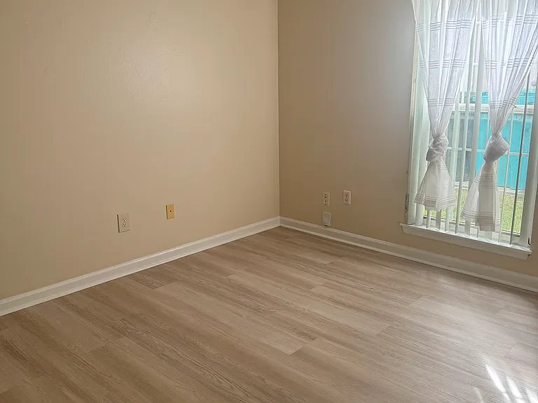 3528 Idle Hour Dr — Photo 3