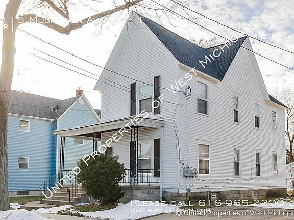 3rd image of 1115 Muskegon Ave NW #1