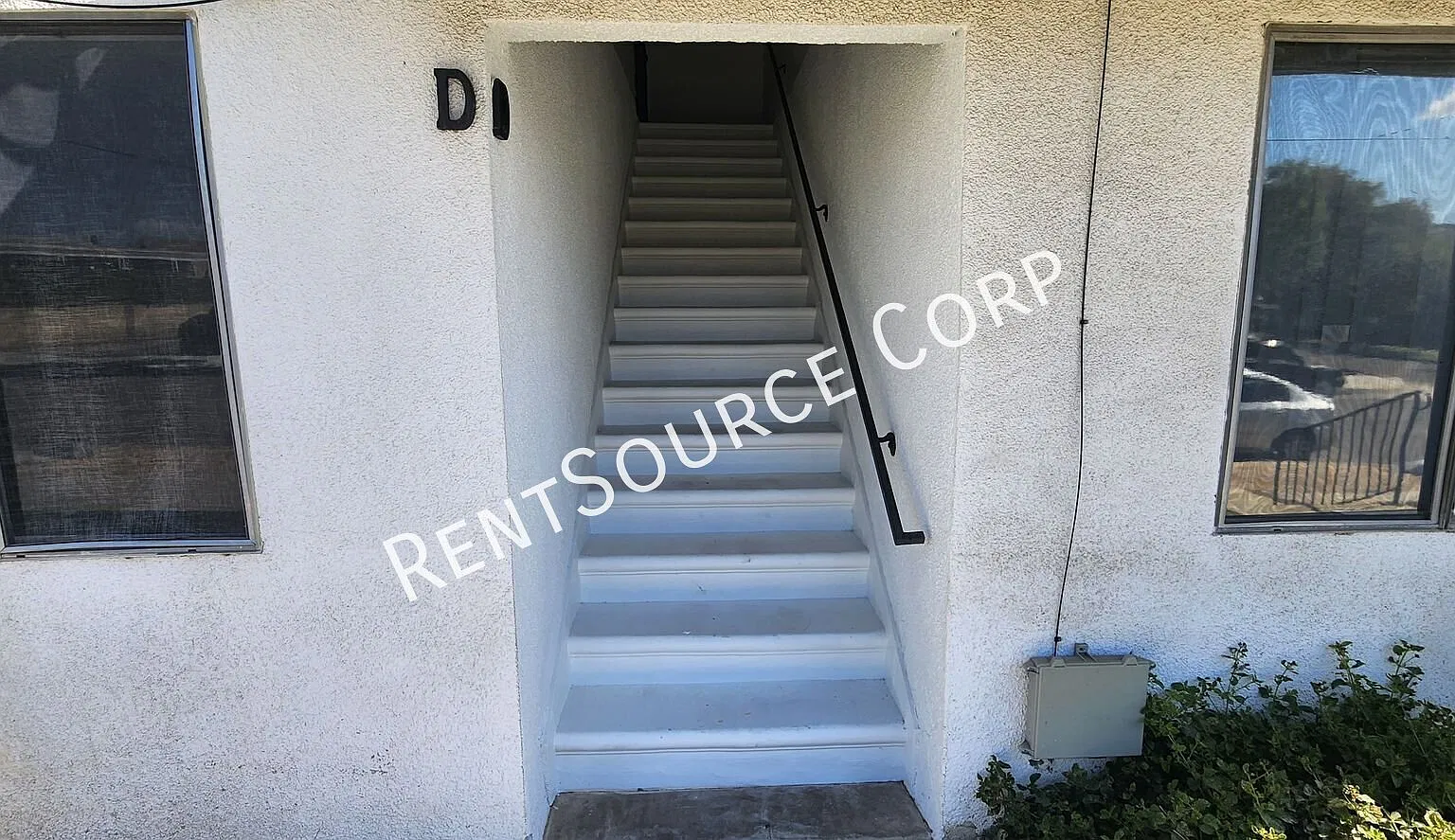 2 bedroom, 1.5 bath Second Floor Condo For Rent in Upland — Photo 3