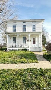 223 W High St, Mendon, IL, 62351