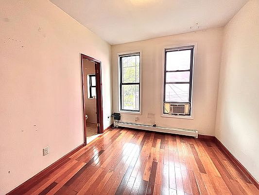 3rd image of 189 Wilson Ave #2A