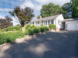 9 Valley View Dr, Danbury, CT 06810