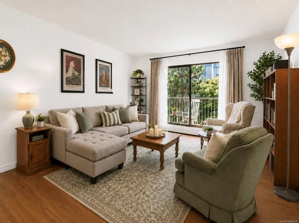 3225 Eldon Pl #220, Saanich, BC V8Z 6A7