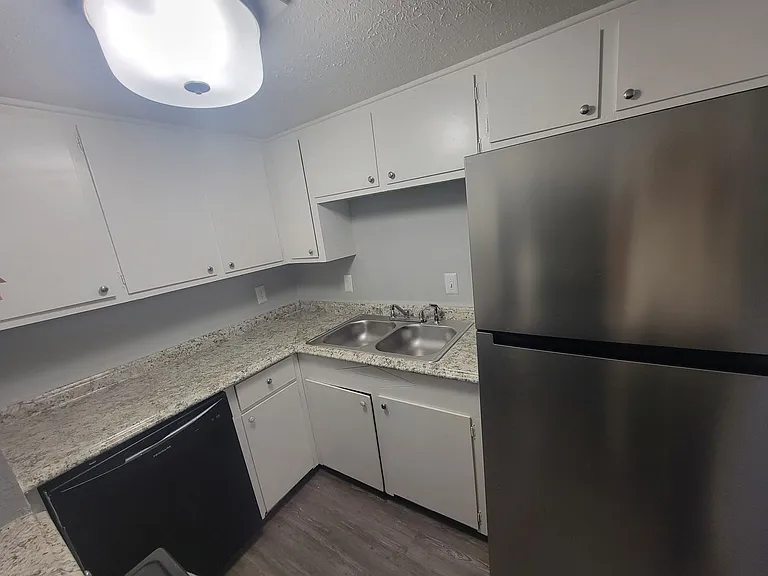 225 W McDowell Rd — Photo 25