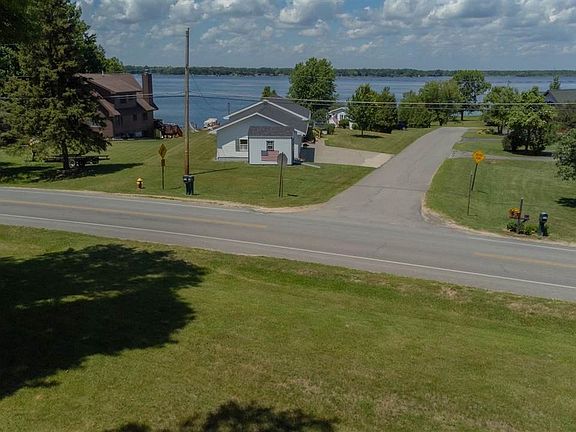 4th image of 67 River Dr