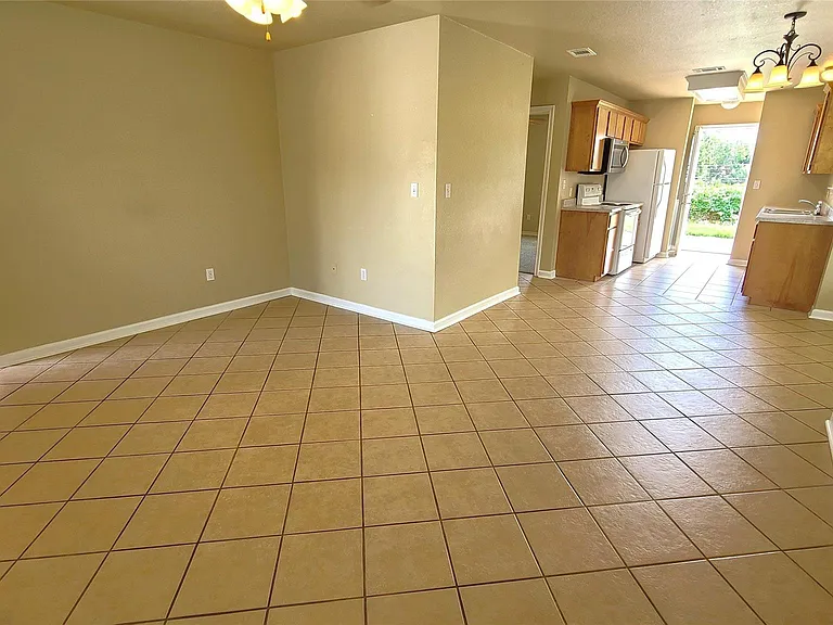 112 Sendero Dr — Photo 5