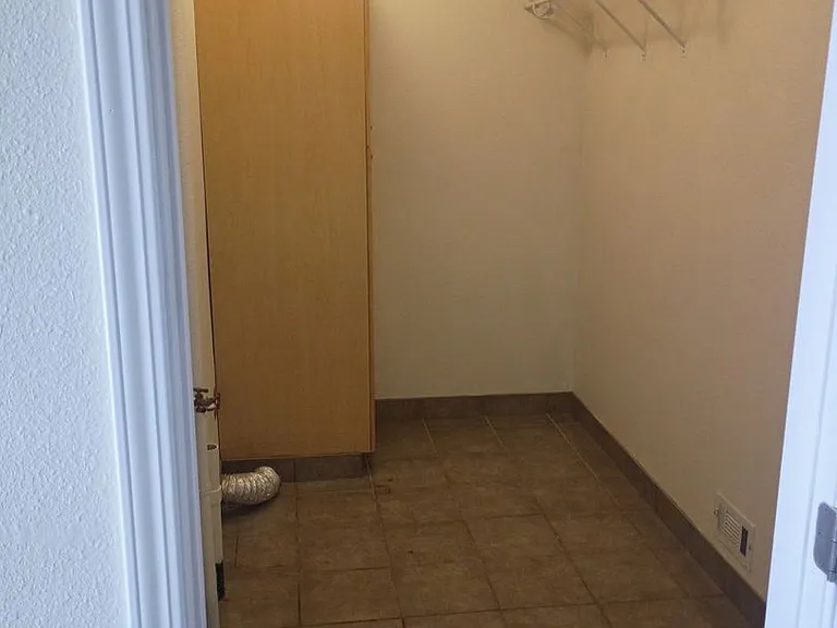 3225 Lucerne Way — Photo 12