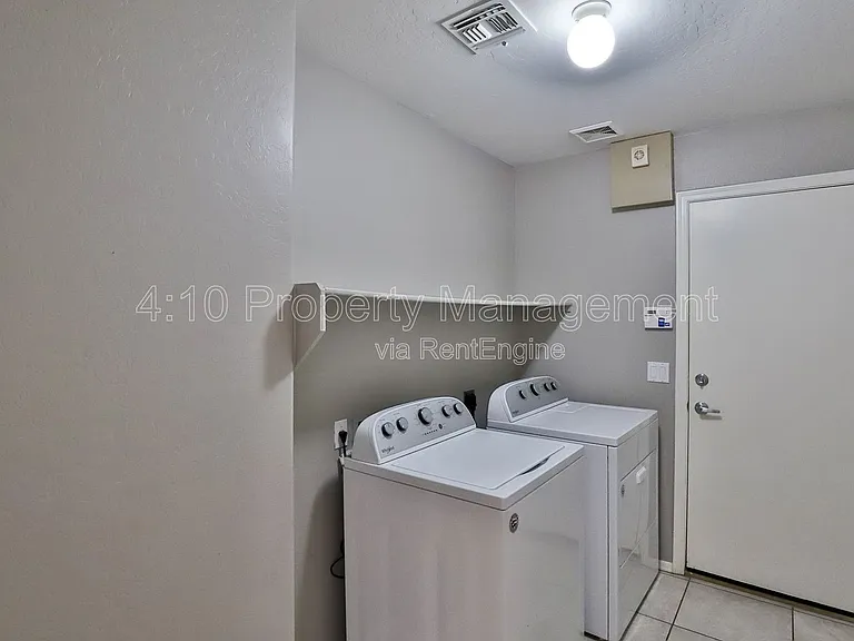 15606 N 33rd Pl — Photo 11