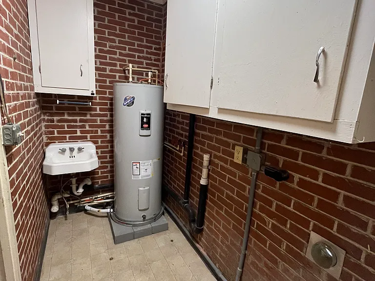 113 Geneva St — Photo 12