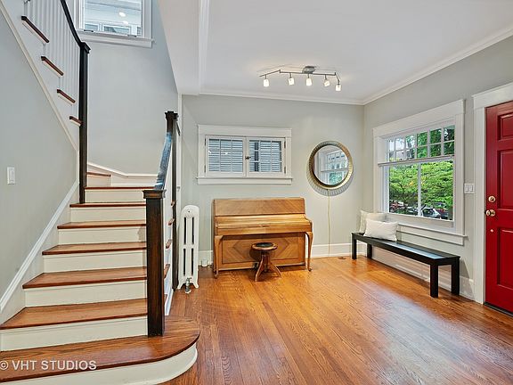 3rd image of 5434 N Lakewood Ave