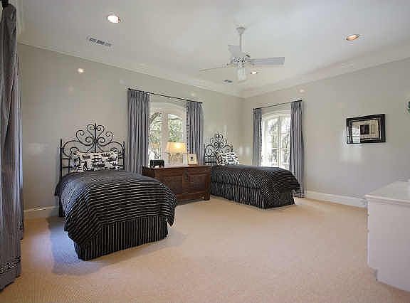 5th image of 3825 Gillon Ave