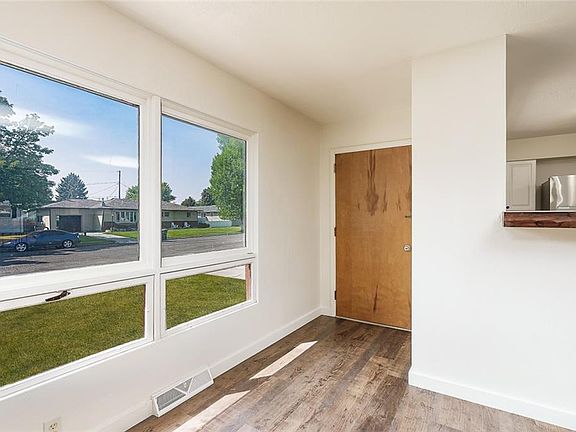 3rd image of 2313 Fox Dr