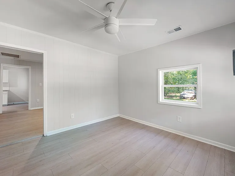 4673 Hassell Ave — Photo 6