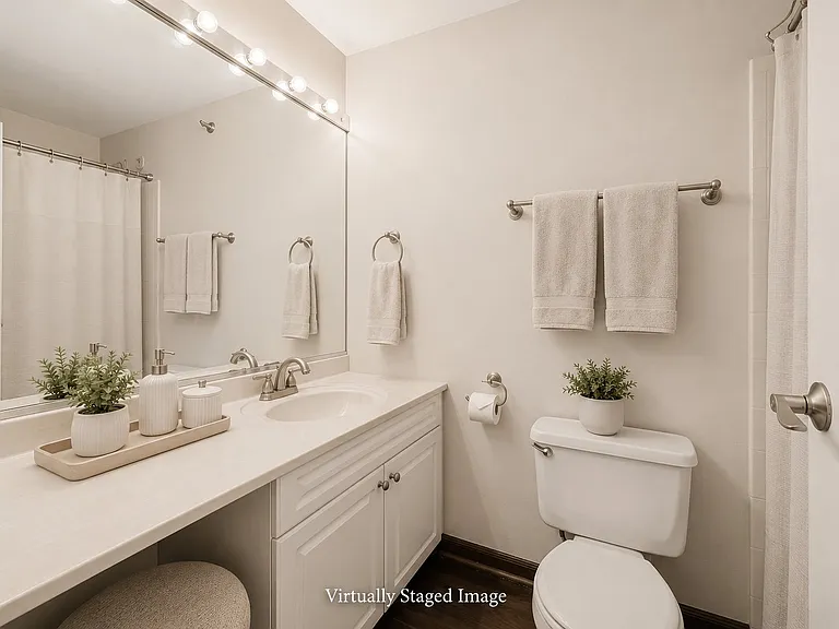 70 W Huron St #708 — Photo 10