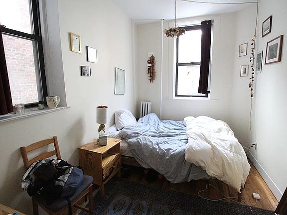 5th image of 113 W 70th St APT 2B