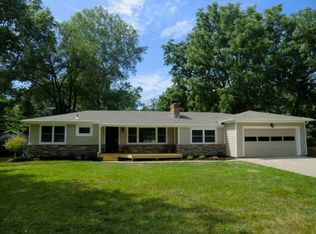 7824 Tomahawk Rd, Prairie Village, KS 66208