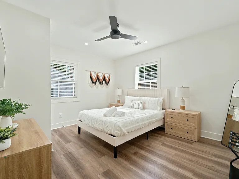 582 Hamilton E Holmes Dr NW — Photo 9