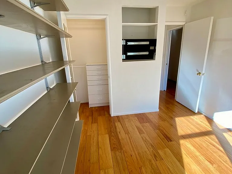 1052 Clark Ave — Photo 24